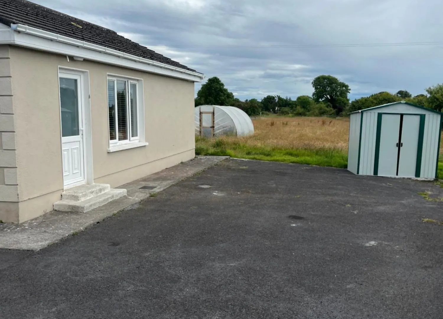 Andis Meadow Apartment Galway